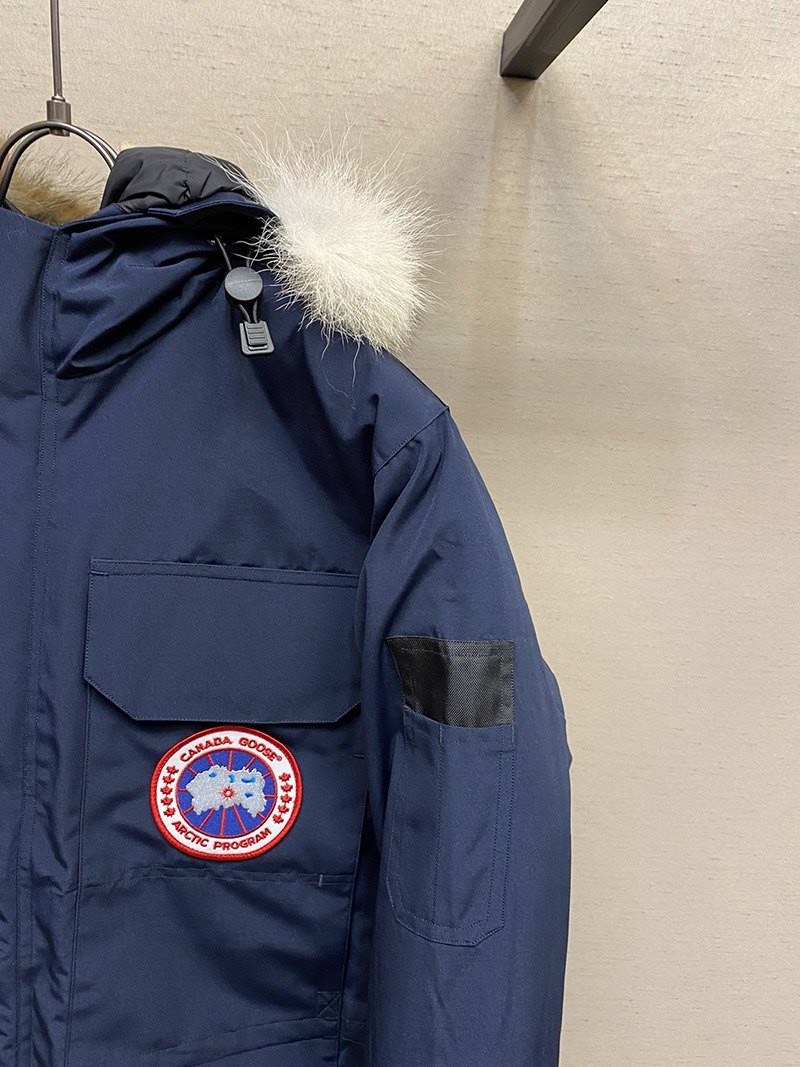 大人気！カナダグース＊EXPEDITION＊エクスペディション＊フュージョン 偽物 Caw37484